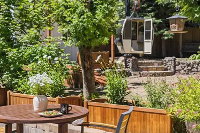 Image de Family-Friendly Getaway: Lawn Games, Hot Tub & Ample Space!