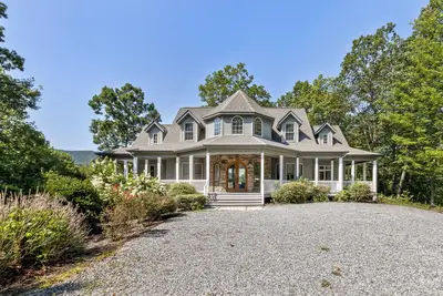 Image de Grand Mountain Getaway near Dupont~Hendersonville, Nc