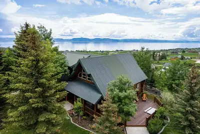 Image de Beautiful original log cabin, minutes from Garden City and Bear Lake beaches.