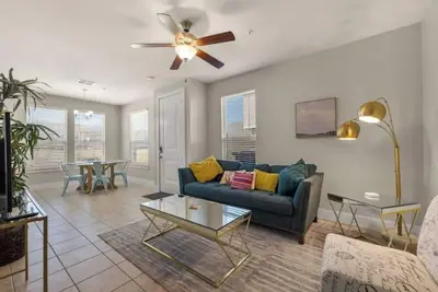 Image de A Budget Friendly 3/2. 5 Townhouse in Georgetown