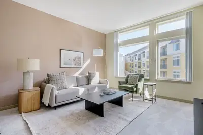 Image de Charming Dublin 2br w/ Pool & A/C, nr Shops & Groceries, by Blueground