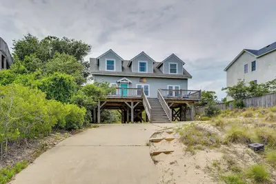 Sunny Corolla Home: Walk to Beach!