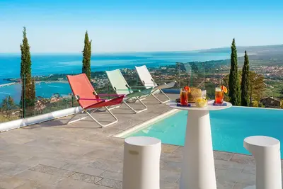 Villa de luxe avec piscine à Taormina