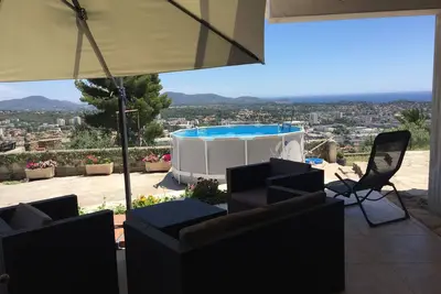 Image de rez de villa sur le mont Faron vue panoramique