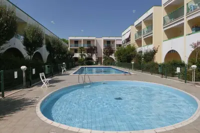 Image de Appartement de vacances avec climatisation. Terrasse, balcon et piscine