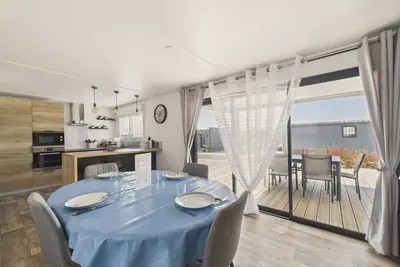 Image de Chalet pour 6 dans une résidence avec piscine