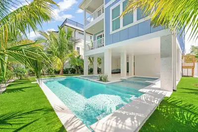 Image de Brand new home close to the beach! -Beach View Paradise
