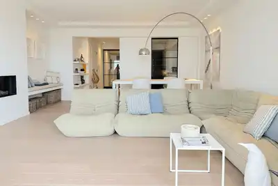 Image de Luxurious Design Apartment With Full Frontal sea View