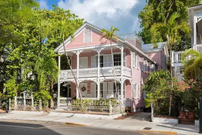 Image de Historic Mansion in Old Town Key West with Private Pool - Sleeps 16!