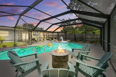 Image de Luxury Pool Home Near Stadium - Bbq Grill- Firepit☆\n