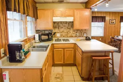 Image de Kishauwau's Starved Rock Area Cabins - Studio Bridge Cabin