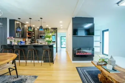 Image de Smart Home, close to Airport & Beach etc.