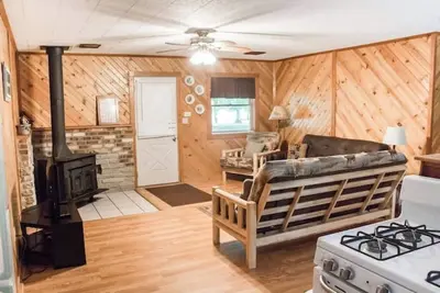 Image de Kishauwau Cabins: Illini Cabin with Kitchen/Fire Pit Near Starved Rock, Sleeps 6