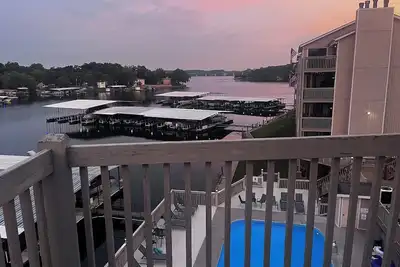 Image de Beautiful 2bed to bath over looking the Lake and pool @Mm-17 Amazing Location