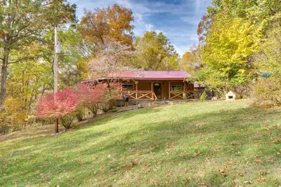 Image de French Lick Getaway w/ Deck, Grill & Fire Pit!