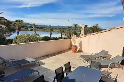 Image de Maison climatisée à 80 m de la plage, 8 personnes, 4 chambres.