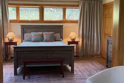 Image de Maison-Moderne-Salle de bain privée séparée-Vue mer