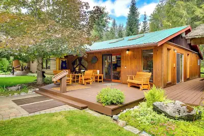 Image de Unique Nordman Retreat 1 Mi to Priest Lake!