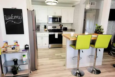 Image de Pet friendly! Mins to airport, downtown, sports