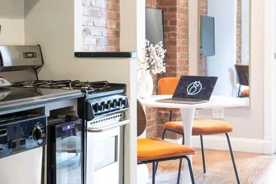 Image de Prime Location, 2br, W/D in Unit