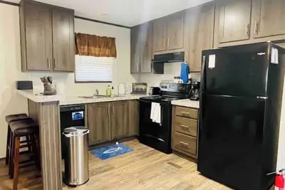 Image de 2 bedroom cabin near the Lake with private hottub.