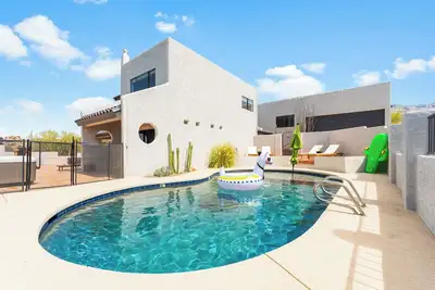 Image de 5br Tucson Retreat w/ Pool, Spa, Game Room, Views
