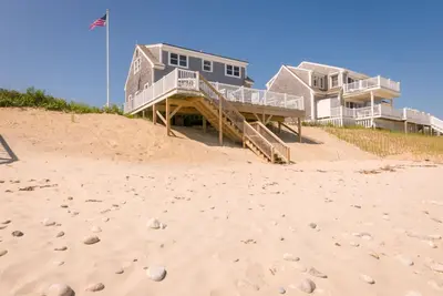 Image de Oceanfront dog friendly cottage on Spring Hill Beach with Ac