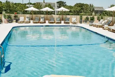 Image de Situated on the Beach! 3 Family-friendly Units, Beachfront Property, Onsite Pool