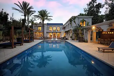 Image de Sophisticated Grand Mansion in Prime Beverly Hills