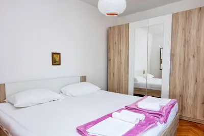 Image de Appartement de deux chambres prés de la plage Sparadici, Sibenik (A-21600-a)