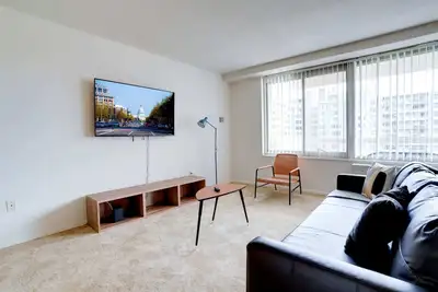 Image de Spacious 2 Bedroom Contemporary Apt in Crystal City
