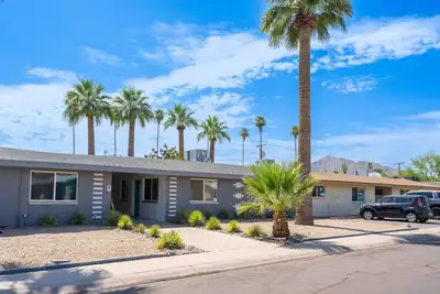 Image de 66th Pl | Amani Quadruplex Home | Scottsdale