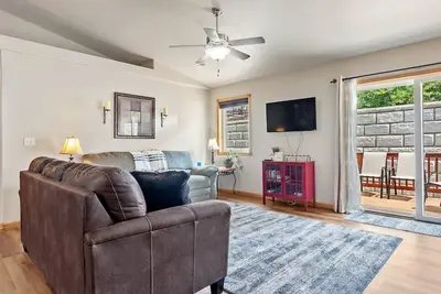 Image de Convenient Townhouse - Near Airport