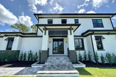 Image de Bonita Beach Mansion, New Constuction Home, Pool, Spa, Bikes and Near Beach