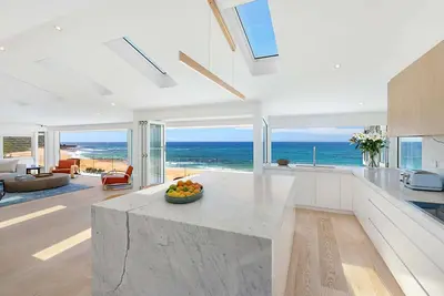 Image de Loulou Beach House Elegance – Pool, View & Beach