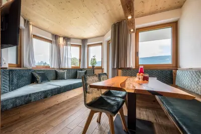 Image de Appartement de vacances 'Forchnerhof Apt 2' avec vue sur la montagne, jardin partagé et Wi-Fi