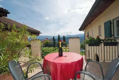 Image de Studio 'Vitis' avec vue sur les montagnes, terrasse privée et Wi-Fi