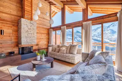 Image de Chalet de Luxe à Saint Martin de Belleville · Accès Piste · Sauna · Cinéma · Parking Inclus