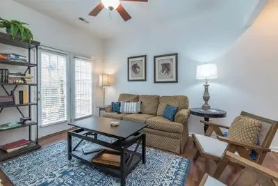 Image de This townhouse is a 0 bedroom(s), 3 bathrooms, located in Lexington, Ky.