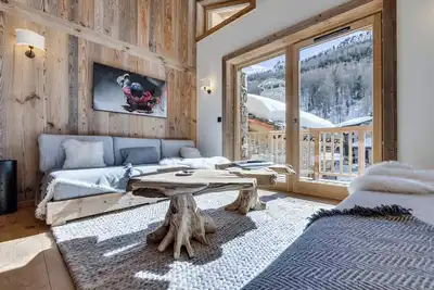 Image de Appartement neuf avec cheminée, proche pistes, Val d'Isère