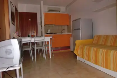Image de Appartement de vacances avec climatisation, balcon et piscine