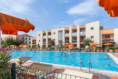 Image de Appartement de vacances avec balcon et piscine