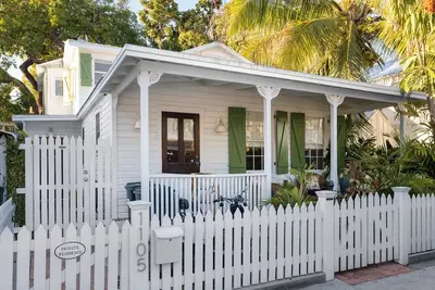 Image de Dream On ~ Perfectly Located and Renovated 3 Br, 2 Ba Home w/ Outdoor Shower!