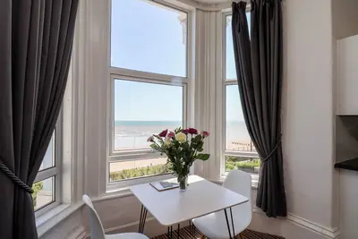 Image de 6 Beach View @ Beaconsfield House, romantic in Bridlington