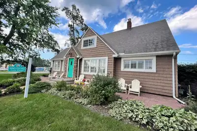Image de Adorable Beach Retreat Home Next to Lake Huron