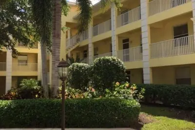 Image de Great condo in golf course community minutes from the beach