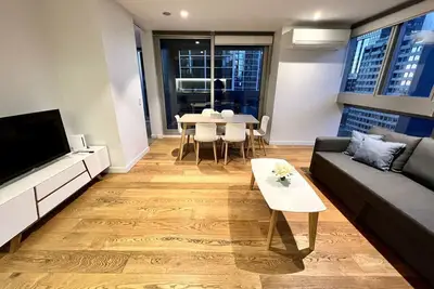 Image de 3 Br Skyview Serenity by Readyset Apartments