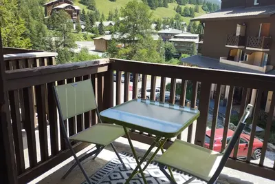Image de Studio 4 personnes avec balcon aux pieds des remontées mécaniques