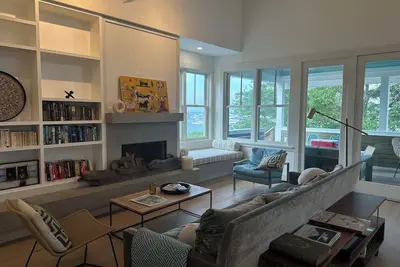 Image de Harbor Front in Vineyard Haven! Brand New Construction - seconds from Town!