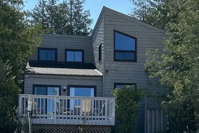 Image de Beachfront Cottage right on Lake Huron